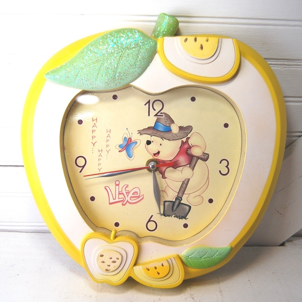 Winnie the Pooh wall clock Apple‎ shaped "Happy Life" Vintage Decor *it works
